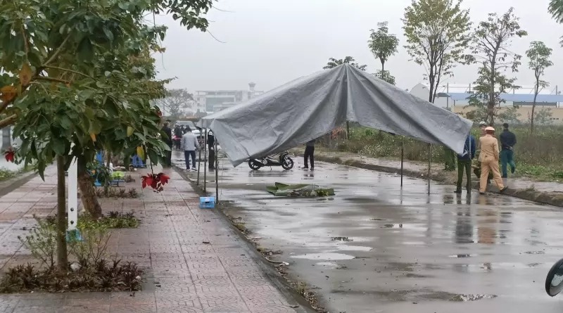 Công an khám nghiệm hiện trường