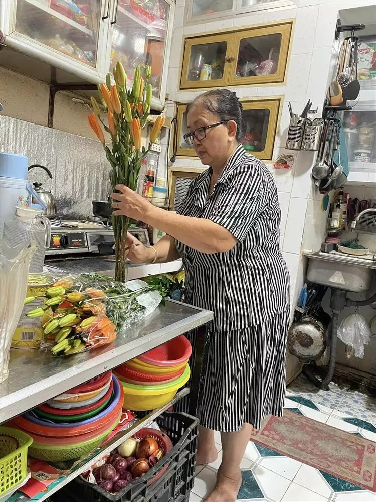 Mẹ cố ca sĩ Vân Quang Long.