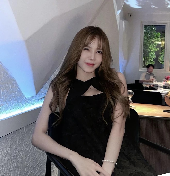 Dường như sau chia tay mối tình 8 năm với Sơn Tùng nữ ca sĩ có cái nhìn sâu sắc hơn về cuộc sống, chuyện tình cảm.