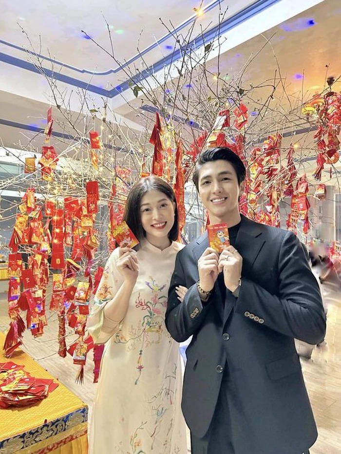 Phương Nga đi rút quẻ đầu năm với Bình An, đây là năm đầu tiên cô ăn Tết ở nhà chồng tại Phú Thọ