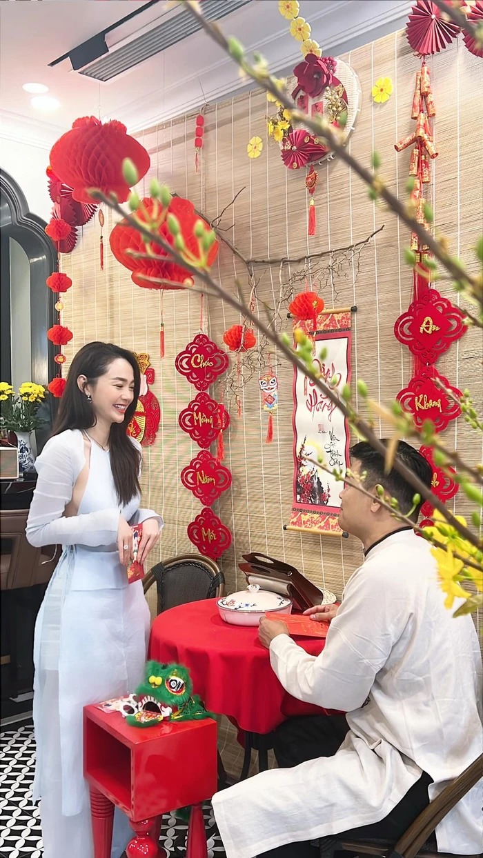 Minh Hằng hào hứng chờ nhận được lì xì từ 