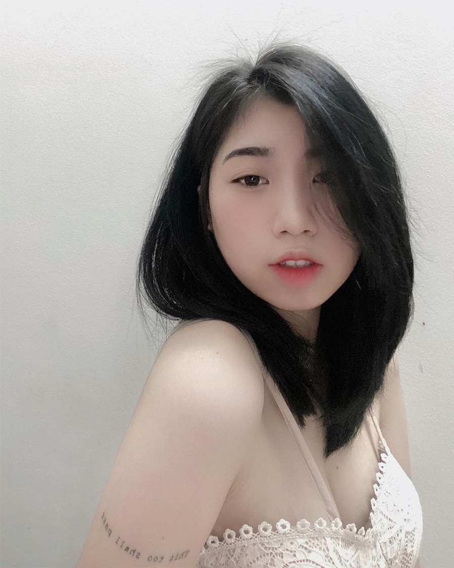 Tuy nhiên hiện tại, 9X Hải Dương đang theo đuổi niềm đam mê kinh doanh và phụ giúp anh trai quản lý một quán cà phê.