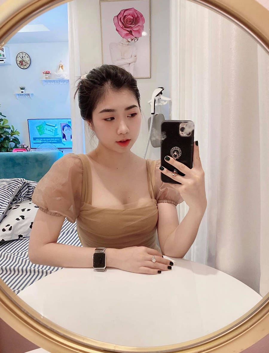 Trên trang cá nhân của mình, Nguyễn Nụ sở hữu lượng người theo dõi đông đảo không kém cạnh những hot girl nổi tiếng khác.