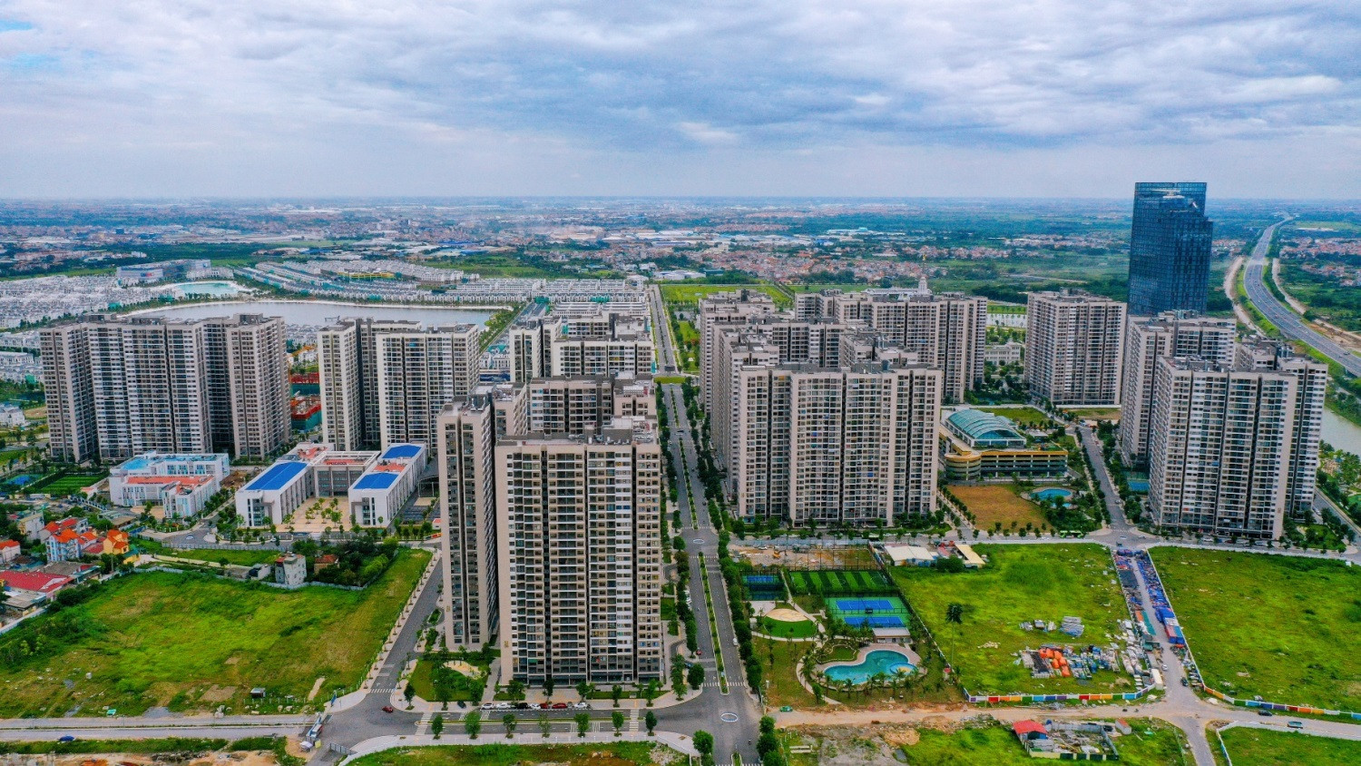 Nhiều ý kiến cho rằng, cơ sở nào để đánh giá chung cư cao cấp giá trên 50 triệu đồng/m2? (Ảnh: Hoàng Hà)