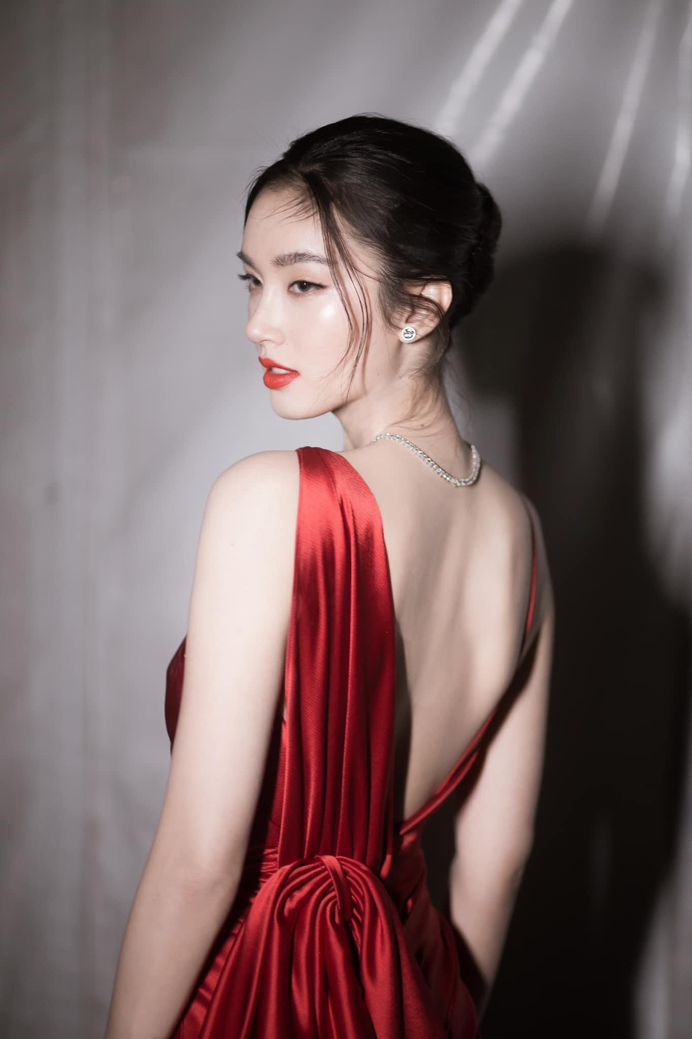 Vượt qua định kiến và đau đớn về mặt thể xác lẫn tinh thần, Nong Poy thấy bản thân như được tái sinh sau khi phẫu thuật thẩm mỹ. 