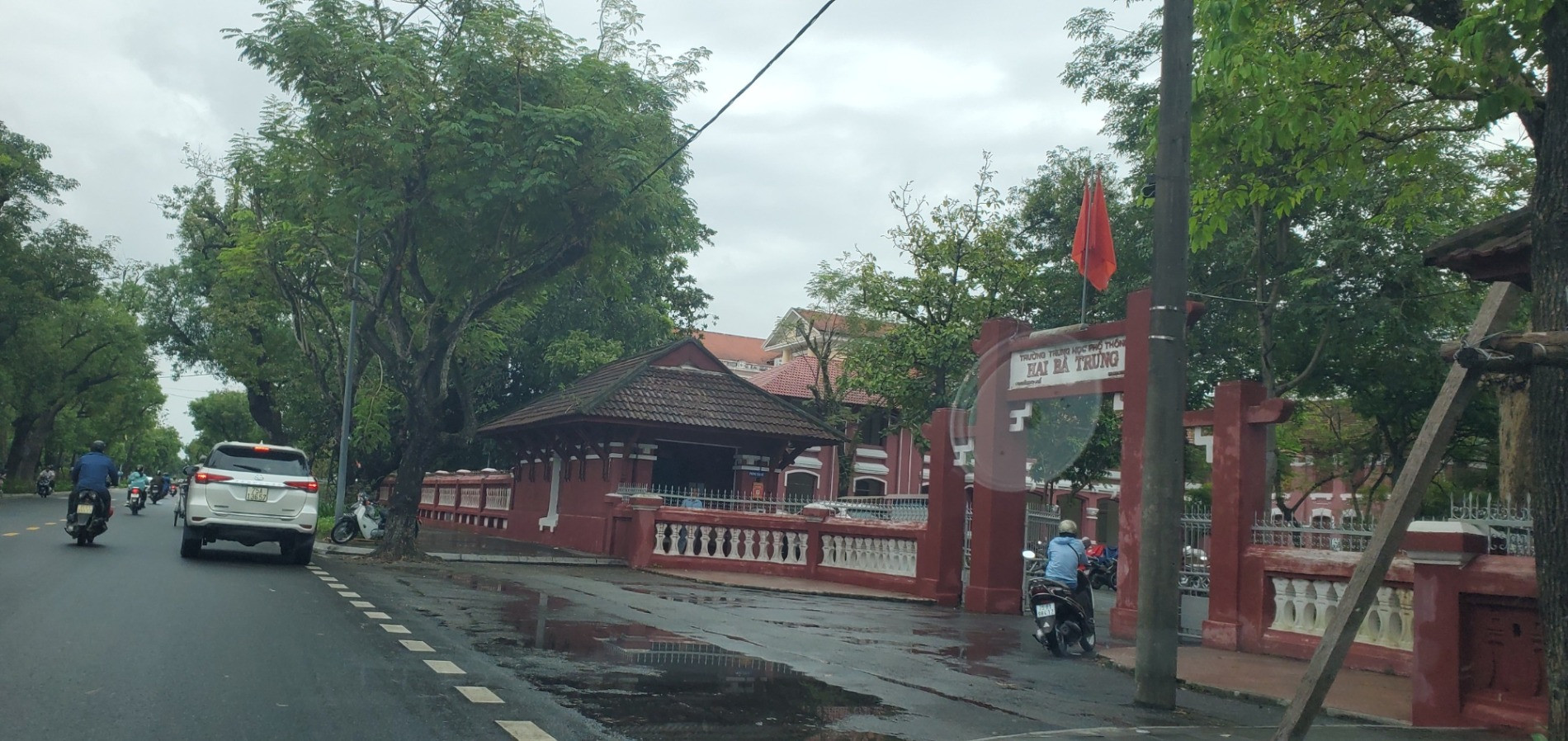 Trường THPT Hai Bà Trưng - nơi xảy ra vụ việc. Ảnh QT