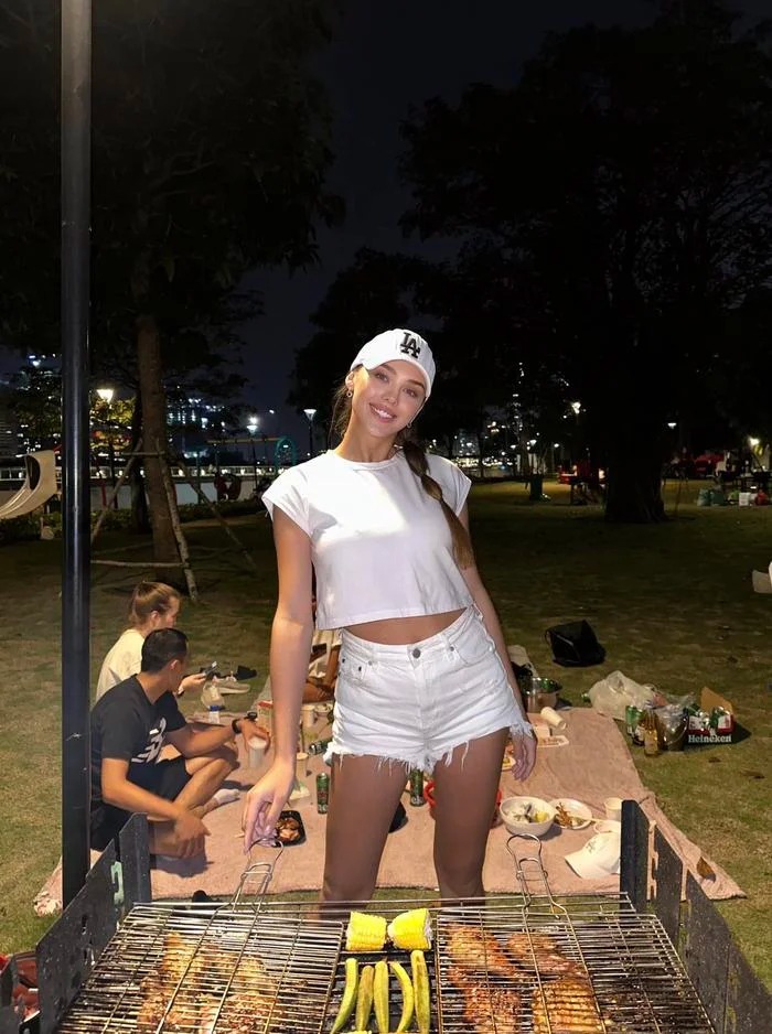 Được biết, ở thời điểm hiện tại, Dianka dành phần lớn thời gian của mình cho việc chăm sóc nhóc tỳ. Về phần Bùi Tiến Dũng, mỗi khi có thời gian rảnh, nam thủ môn cũng tranh thủ về thăm vợ và cùng chăm sóc con.