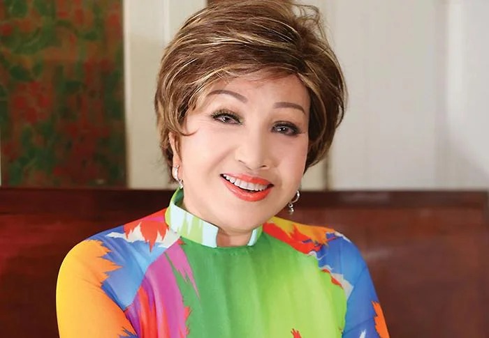 Nghệ sĩ Hồng Nga gắn liền với nhiều vai diễn trên sân khấu cải lương lẫn sân khấu hài kịch.