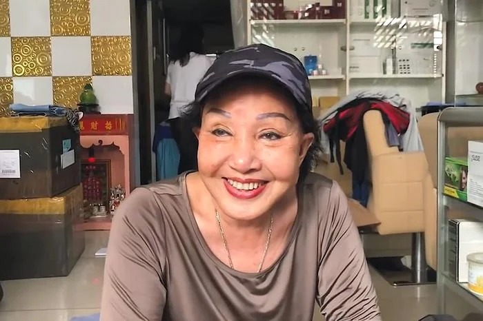 Nghệ sĩ Hồng Nga.