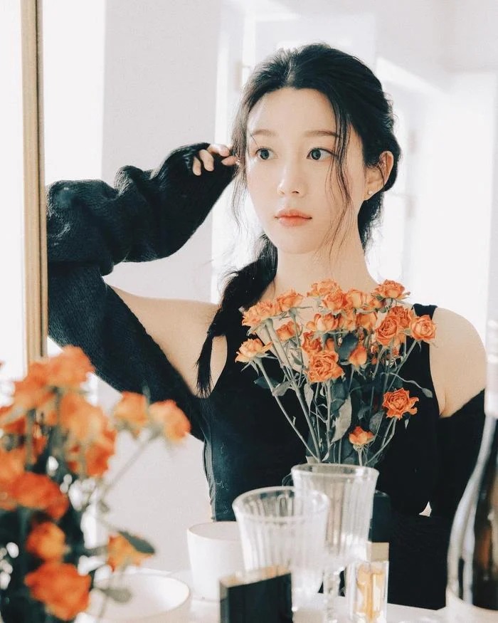 Vợ sắp cưới của Lee Seung Gi sở hữu nhan sắc trong trẻo, thu hút mọi người từ ánh nhìn đầu tiên