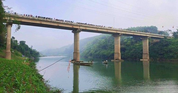 Cầu Ba Tâm, đoạn qua địa phận xã Lê Hóa và Thuận Hóa - nơi xảy ra sự việc sáng nay