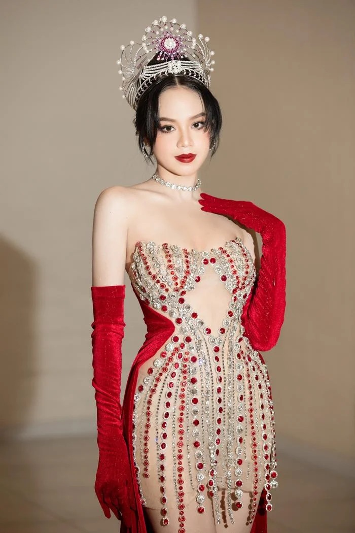 Dù ở thời điểm hiện tại, nhan sắc của Thanh Thủy còn gây ra vài tranh cãi nhưng hầu hết đều chờ đợi nàng hậu tỏa sáng trong tương lai. Ngoài ra, người đẹp Đà Nẵng không vướng lùm xùm liên quan đến học vấn nên không bị dân tình 