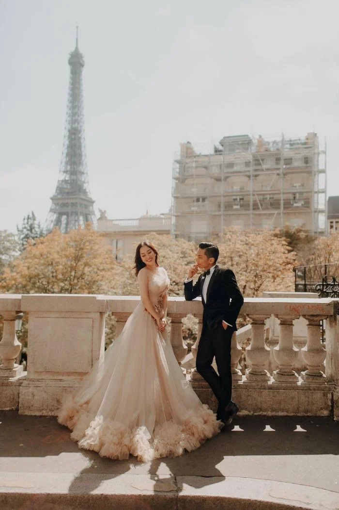 Khánh Thi - Phan Hiển tình tứ khi ở cạnh nhau.