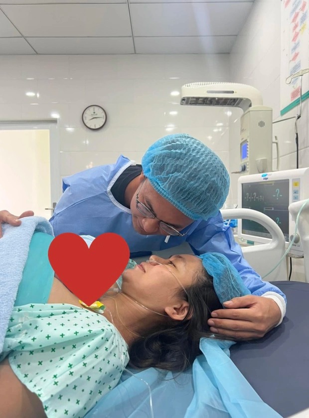 á hâu Mâu Thủy, sao Việt, sinh con