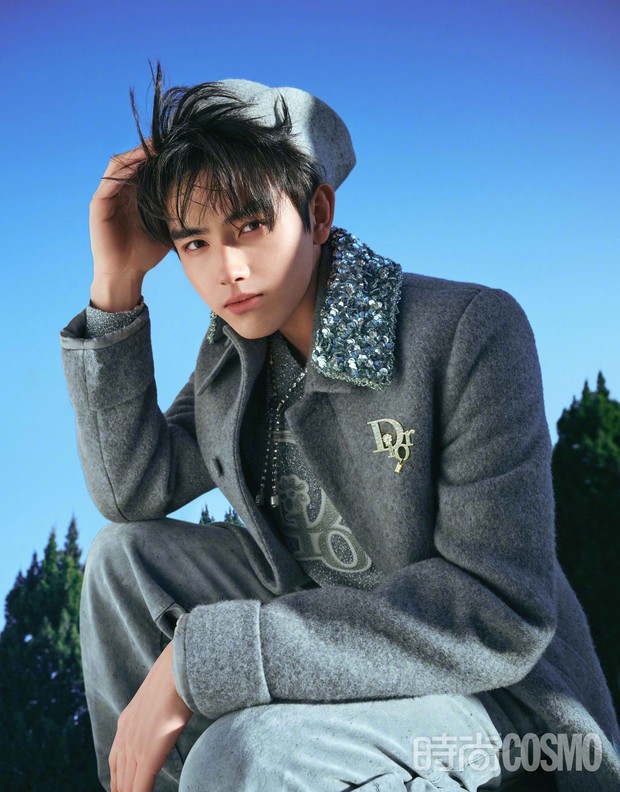 Thông tin này khiến Trần Phi Vũ trở thành cái tên được bàn tán nhiều nhất trên Weibo, 5 hotsearch được thảo luận liên quan đến hot girl mạng, bạn diễn Trương Tịnh Nghi… Chỉ sau 1 giờ xảy ra sự việc, Weibo của diễn viên tụt mất 40.000 người theo dõi. Tài khoản tự xưng là fan lâu năm của Trần Phi Vũ tuyên bố không tiếp tục ủng hộ thần tượng và nói đã biết sự thật từ lâu nhưng cố gắng giữ kín