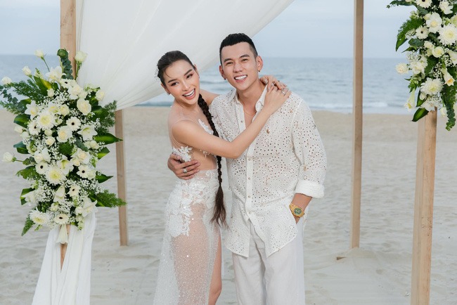 diễn viên Lý Bình, ca sĩ Phương Trinh Jolie, sao Việt