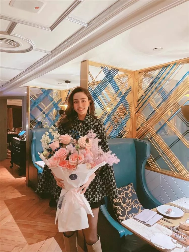 Còn đây là gương mặt hạnh phúc của Á hậu Ngô Trà My trong mùa Valentine năm nay.