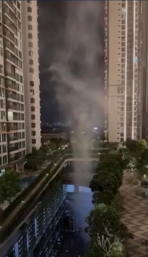 Hình ảnh từ toà nhà do nam ca sĩ chia sẻ