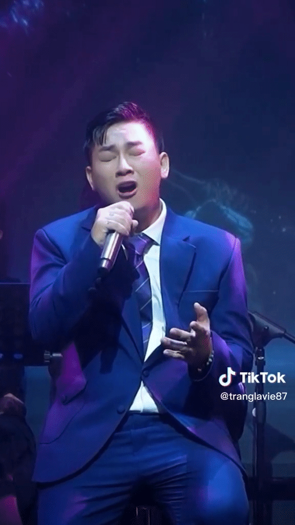 Chính việc quá nhập tâm vào từng câu hát, nên Hoài Lâm đã khiến không ít người nhầm tưởng rằng nam ca sĩ đang kể về chuyện tình đã qua của mình qua âm nhạc