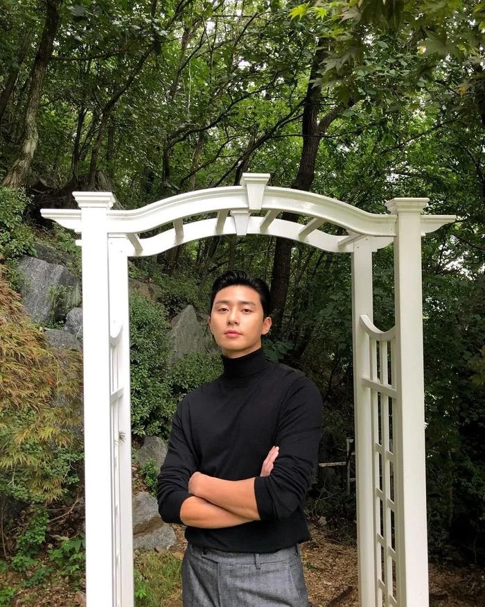 Park Seo Joon hiện tại là gương mặt được nhiều nhãn hàng, thương hiệu cao cấp săn đón vô cùng nồng nhiệt