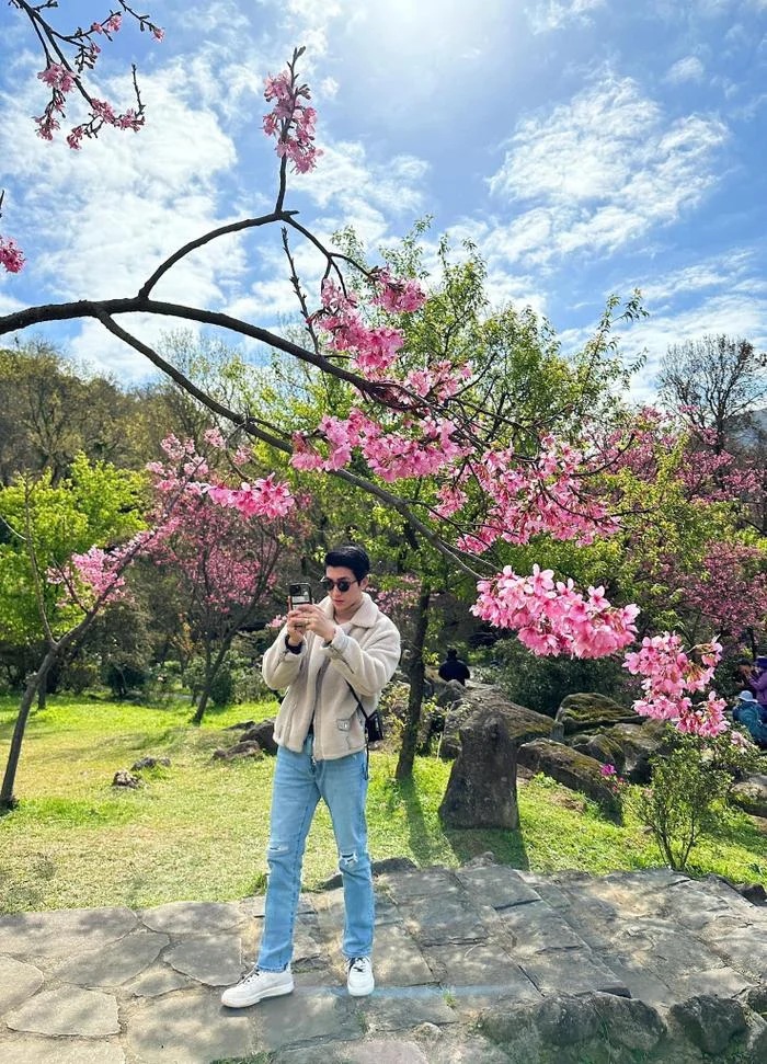 Bình An làm phó nháy cho bà xã.