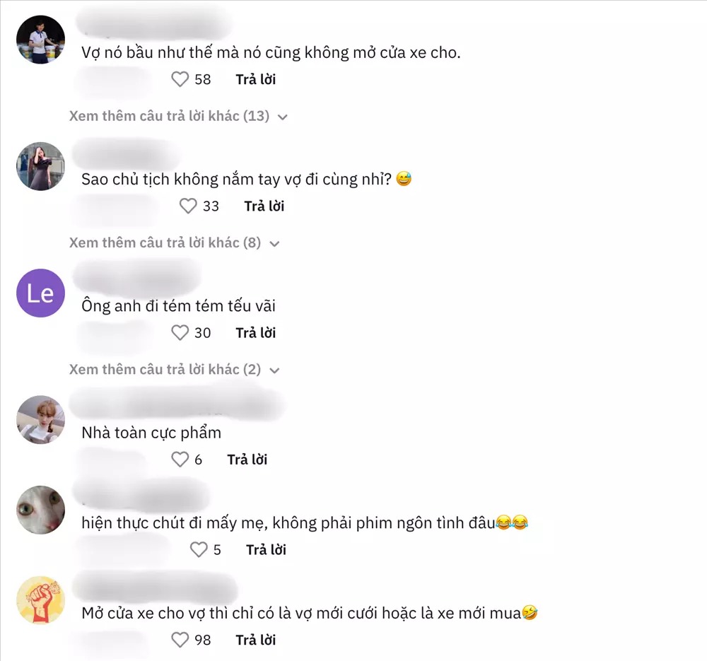 Sau thời gian dài vướng tin đồn mang bầu và bị cư dân mạng soi vòng 2, lần này, đến lượt ông xã Đỗ Vinh Quang lọt tầm ngắm. Nhiều người cho rằng hành động để vợ tự mở cửa xe của con trai bầu Hiển là kém ga lăng.