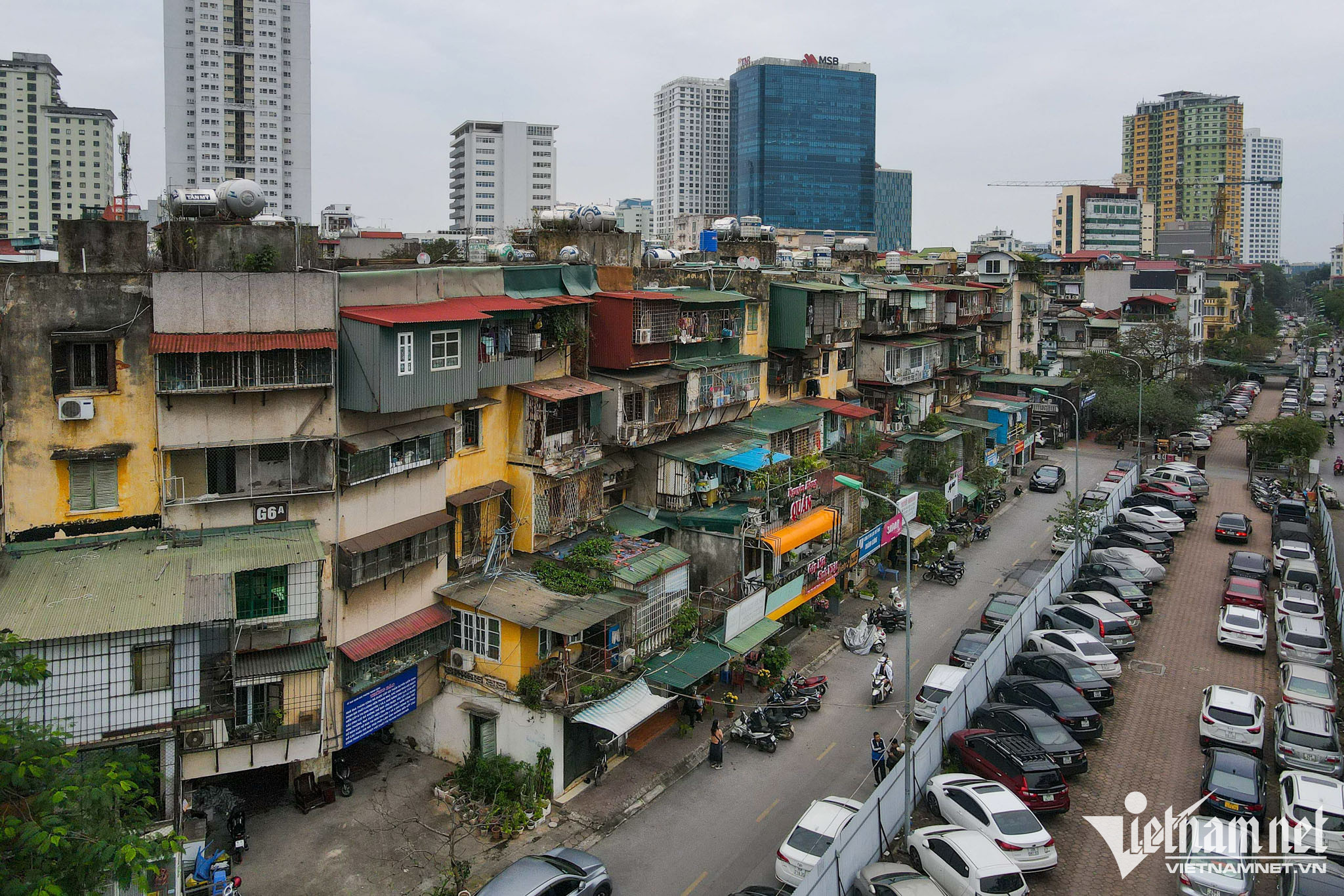 10 khu tập thể cũ (6 khu có tính khả thi cao như: Kim Liên, Trung Tự, Khương Thượng, Thanh Xuân Bắc, Thanh Xuân Nam, Nghĩa Tân và 4 khu có nhà nguy hiểm cấp D: Giảng Võ, Thành Công, Ngọc Khánh, Bộ Tư pháp) nằm trong Chương trình phát triển nhà ở TP Hà Nội (giai đoạn 2021-2030) dự kiến được hoàn thành phá dỡ trong quý III/2023 để cải tạo, xây dựng lại.