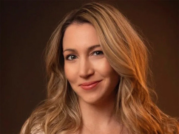 Katrysha Gellis bị ngừng tim lần đầu khi 30 tuổi. Ảnh: Insider