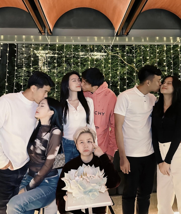 Khi những cặp đôi toàn trai tài, gái sắc chung một khung hình