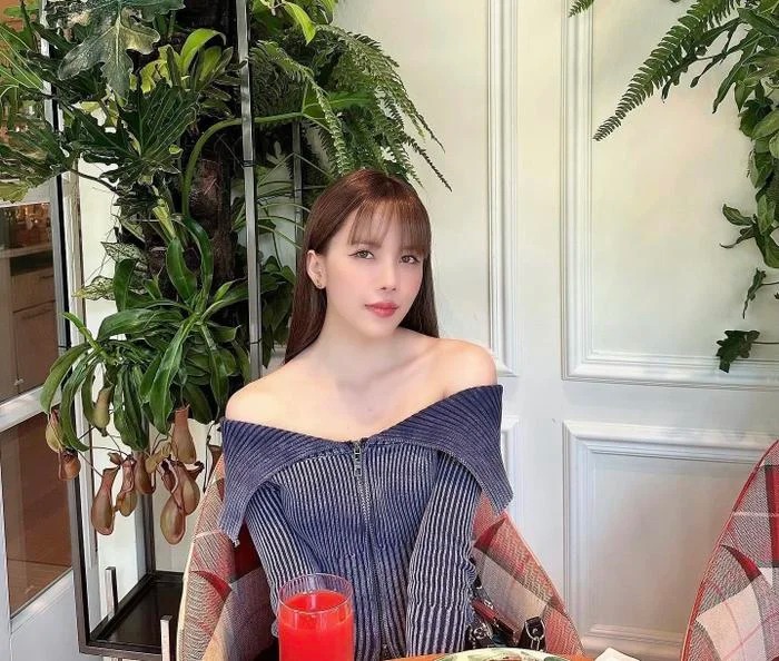 Netizen nhanh chóng phát hiện hình xăm trên người Thiều Bảo Trâm đã bay màu.