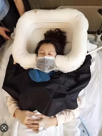 Hình ảnh Từ Nhược Tuyên gội đầu khi mang thai được chính chủ đăng tải