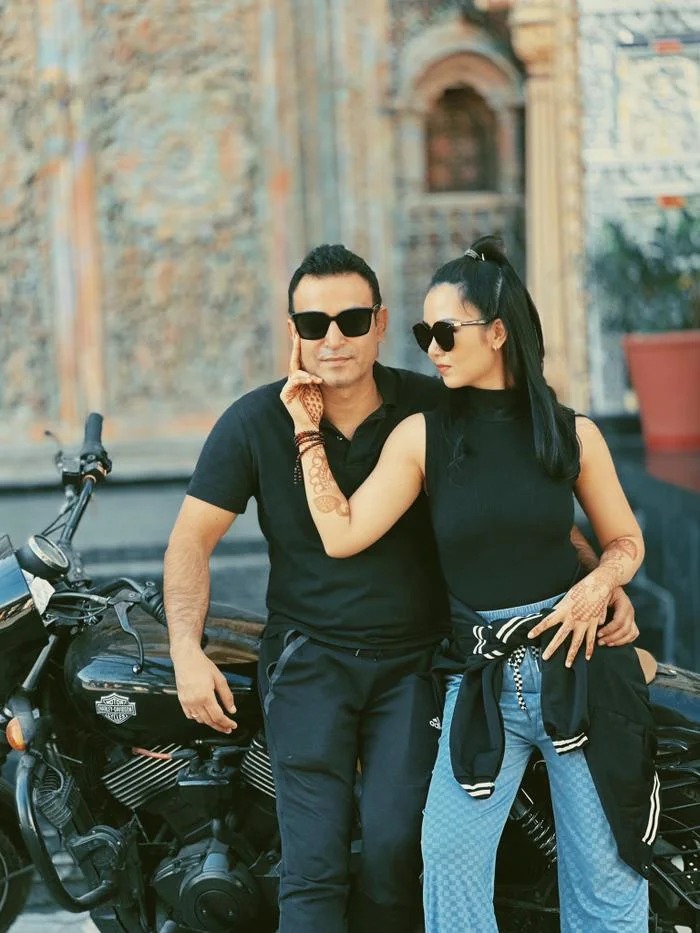 Vọ chồng Võ Hạ Trâm tại Ấn Độ.