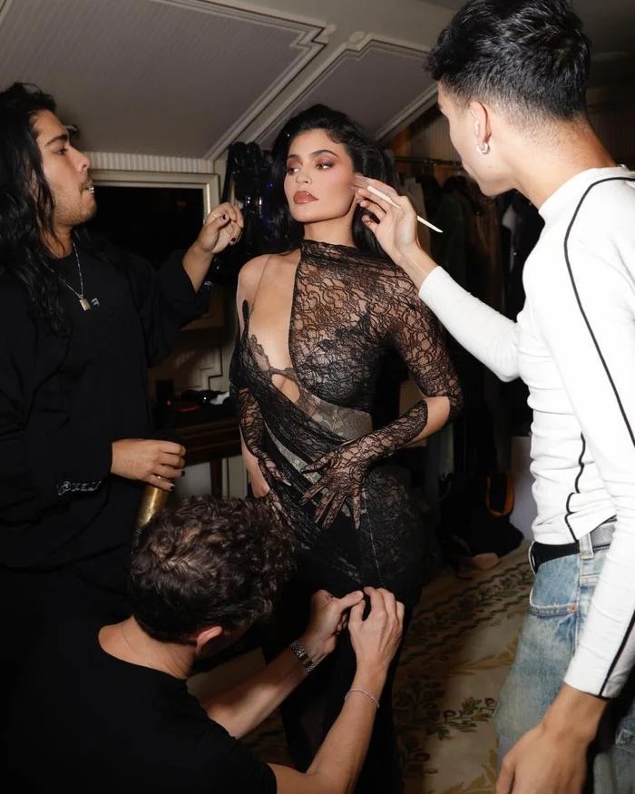 Mỗi lần xuất hiện ở chốn đông người Kylie đều khiến công chúng 