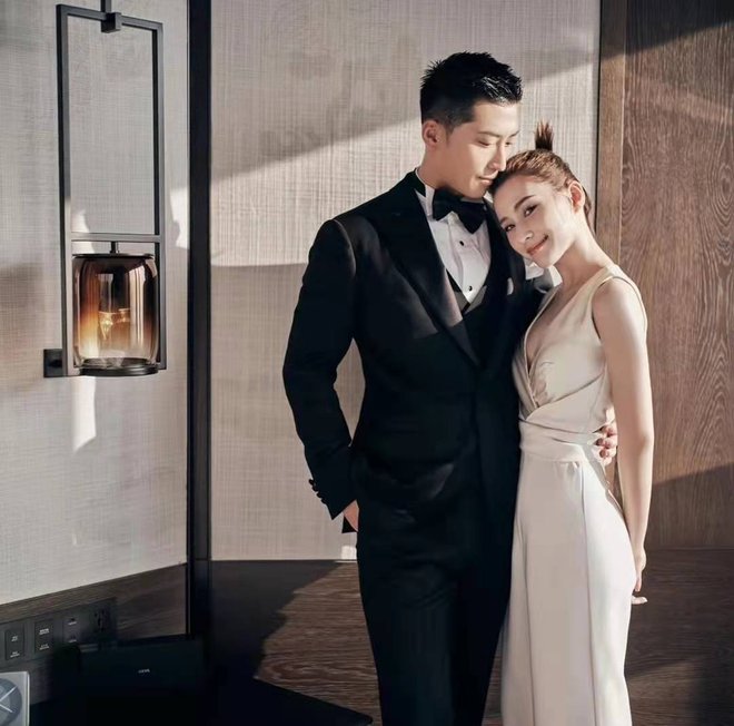 Cặp đôi công khai hẹn hò cách đây 4 năm