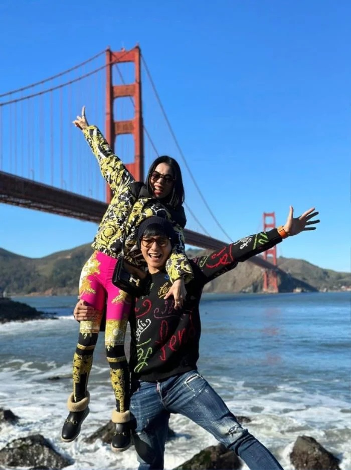 Lâm Bảo Châu đăng ảnh tình tứ cùng Lệ Quyên tại đất Mỹ.