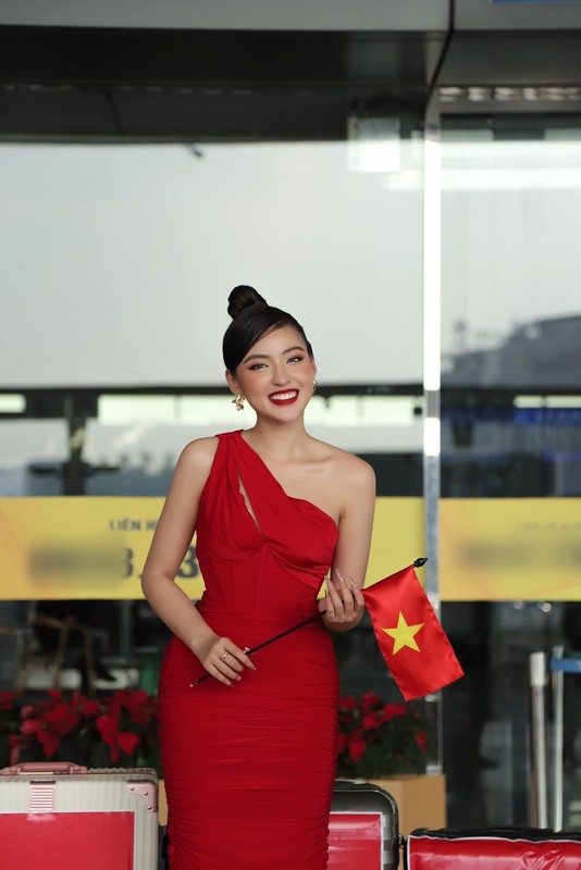 Hiện clip nhận được nhiều sự quan tâm của cư dân mạng, hầu hết cho rằng Trần Thanh Tâm nên tiết chế lại nếu cô nàng có muốn đu trend.