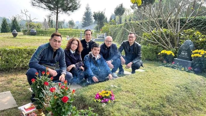 Sự ra đi của cố nghệ sĩ Trần Lập không chỉ là nỗi đau của gia đình mà còn là nỗi đau của toàn thể khán giả, tổn thất lớn của nền nghệ thuật nước nhà.