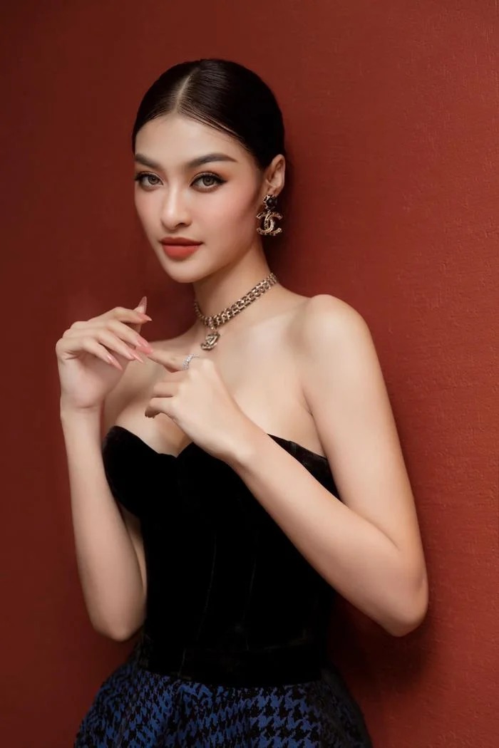 Nhan sắc đầy ngọt ngào của Lona Kiều Loan.