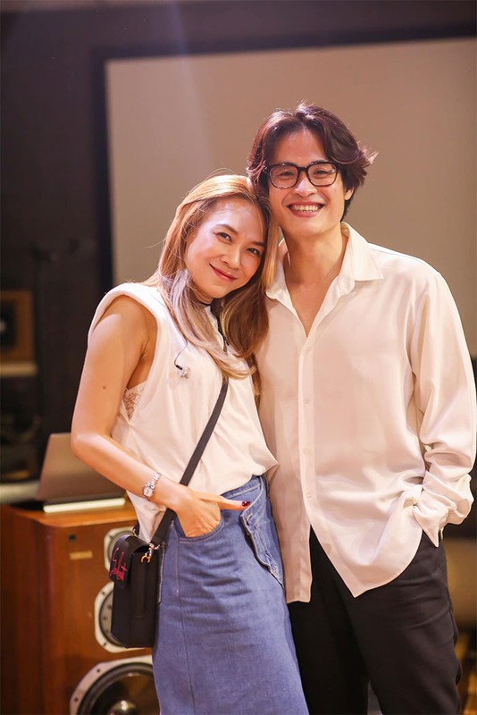 Mỹ Tâm từng bị đồn hẹn hò với Hà Anh Tuấn, tuy nhiên nữ ca sĩ đã phủ nhận và cho biết, cô chỉ xem nam ca sĩ là đồng nghiệp ăn ý trên sân khấu. (Ảnh: FBNV)