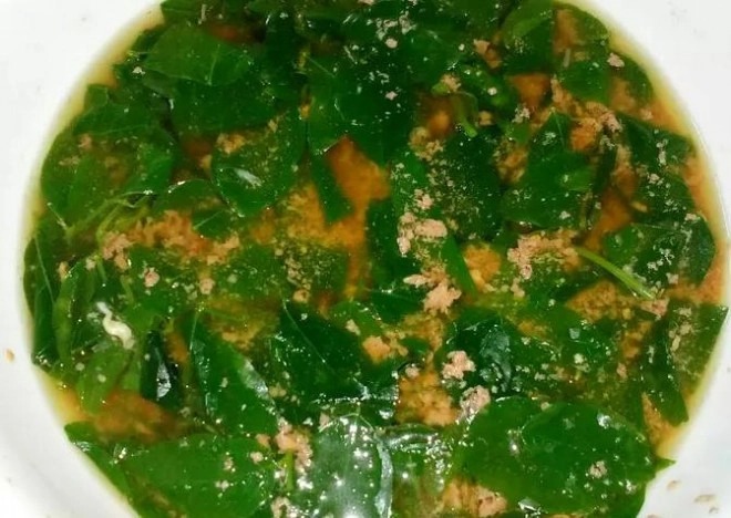 Các loại rau đã nấu chín cất trong tủ lạnh càng lâu thì càng nguy hiểm.