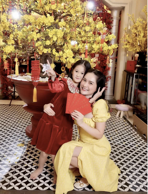 Cô cũng nhấn mạnh việc dạy con thế nào còn tùy vào điều kiện cụ thể của từng gia đình. Riêng điều kiện của Di Băng hiện tại, cô cảm thấy cách dạy con này là đúng và sẽ duy trì trong tương lai.