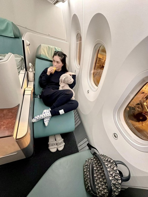 Quan điểm dạy con của Đoàn Di Băng lập tức gây tranh cãi, người khen ngợi nữ đại gia tinh tế, người lại thẳng thừng chê quan điểm này vì cho rằng khoang nào cũng cần yên tĩnh cả.