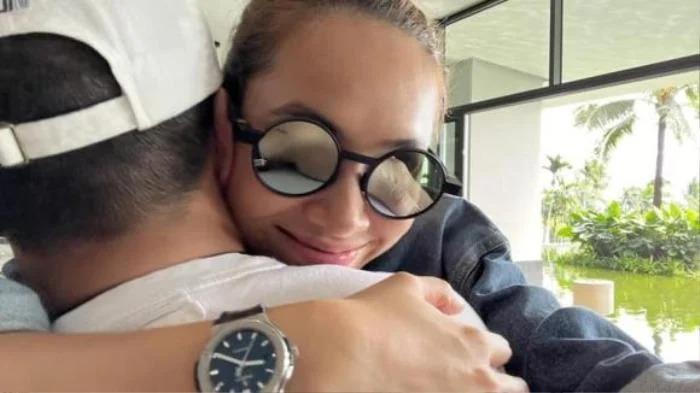 Hình ảnh Vũ Hoàng My chụp cùng một người giấu mặt được đích thân cô chia sẻ vào dịp Valentine vừa qua từng gây xôn xao cõi mạng