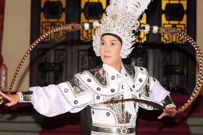 Sự ra đi của NSƯT Vũ Linh khiến Lâm Khánh Chi rất đau lòng. Thuở sinh thời cố nghệ sĩ chính là người đã bảo ban, dạy dỗ nữ ca sĩ trong hành trình theo đuổi với niềm đam mê ca hát