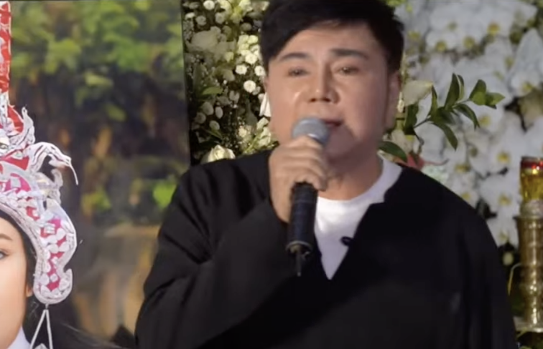 NSND Bạch Tuyết, NSƯT Ngọc Huyền, NSƯT Kim Tử Long và vua vọng cổ hơi dài Châu Thành tại đêm cuối tiễn đưa ông hoàng cải lương hồ quảng Vũ Linh.