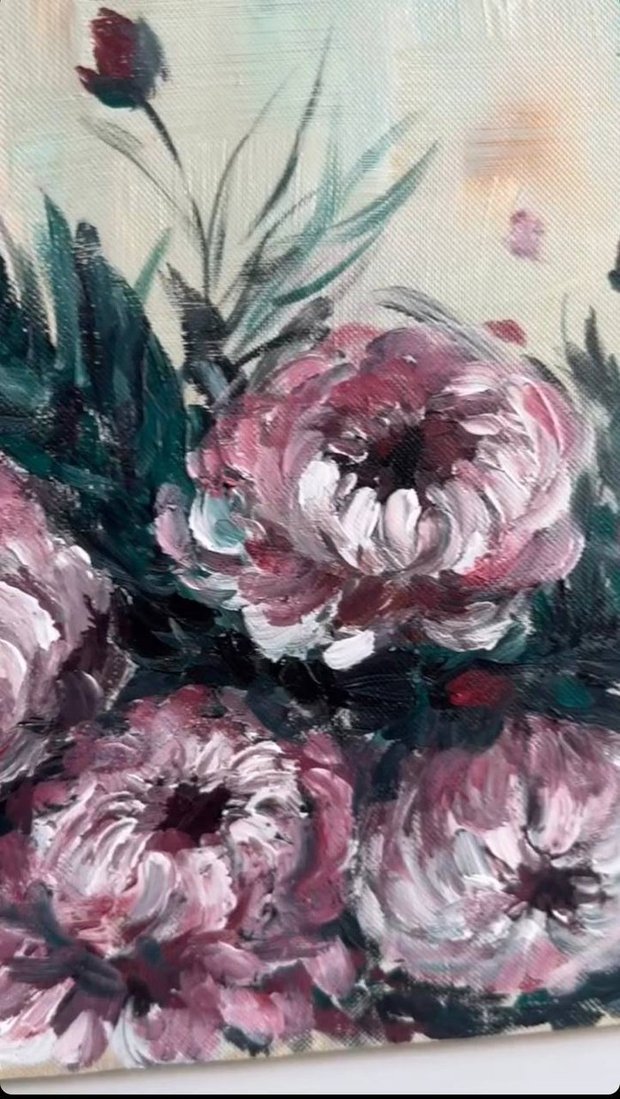 Lọ Lem khoe bức tranh vẽ tặng mẹ nhân ngày 8/3