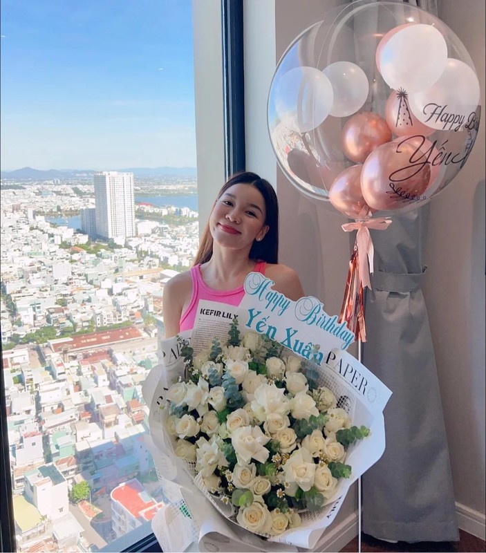 Thay vì hướng dẫn các học viên của mình tại phòng tập, Yến Xuân lại chọn hình thức 