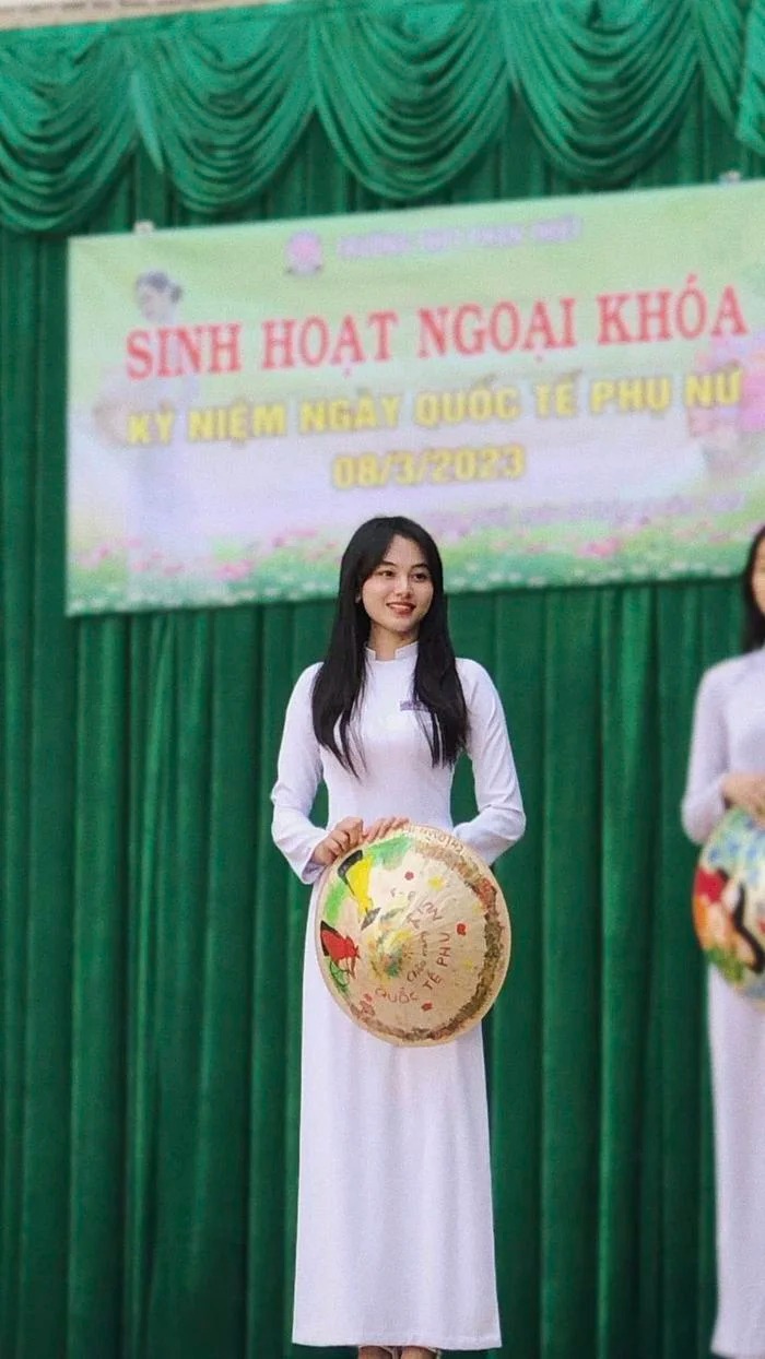 Nữ sinh bất ngờ chiếm 