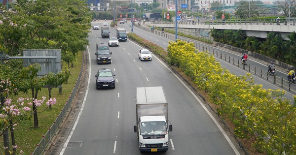 Nam Bộ ít mây từ sáng đến trưa ngày 12-3