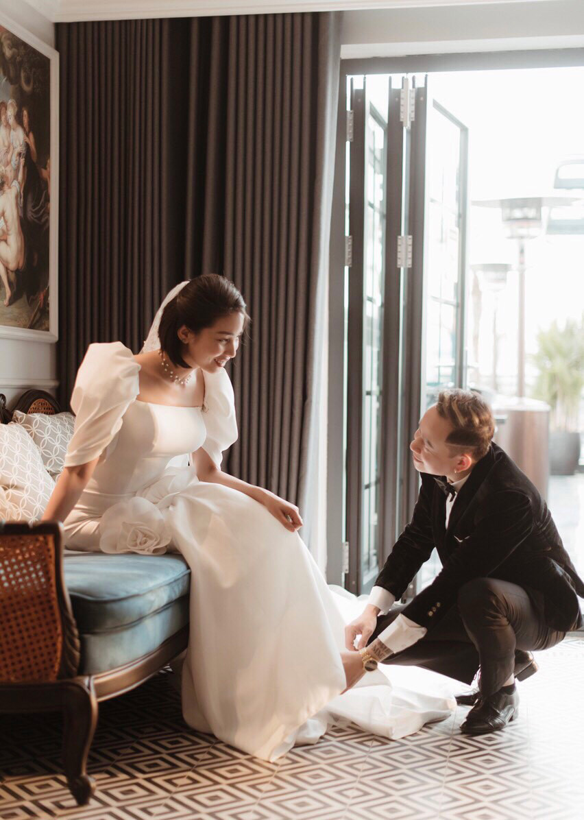 Tùng Dương từng thú nhận không nghĩ tới chuyện lấy vợ sau khi kết thúc cuộc hôn nhân thứ 3, vì sức khoẻ kém, sợ ai tới với mình sẽ khổ. Tuy nhiên, hiện tại sức khoẻ tốt lên, lại gặp được người phù hợp, anh tiếp tục bước vào cuộc hôn nhân lần thứ 4, ở tuổi 54. 